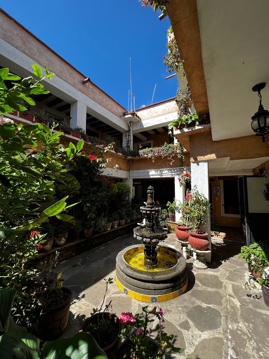 Posada Familiar Plaza Aurea